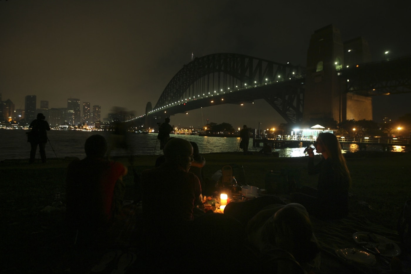Sydney Harbour bridge during the switch off for Earth Hour 2010
