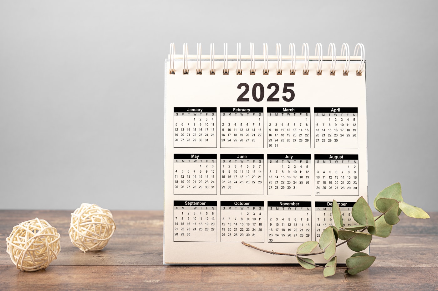 2025 desk calendar