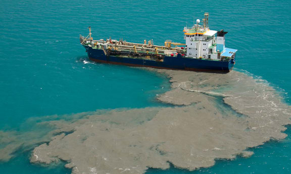 Brisbane= a cutter suction dredge barge= dumping dredge material = Port of Cairns