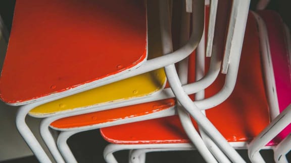 Chairs CC / Luke Marshall / Unsplash