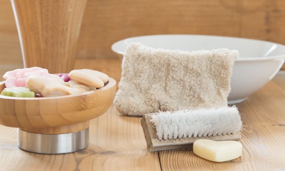 Soap and eco-friendly tools. Photo by Pezibear from Pixabay